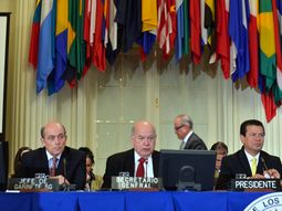 con la excepcion de ee.uu., la oea respaldo a la argentina en su pelea contra los buitres con la excepcion de ee.uu., la oea respaldo a la argentina en su pelea contra los buitres