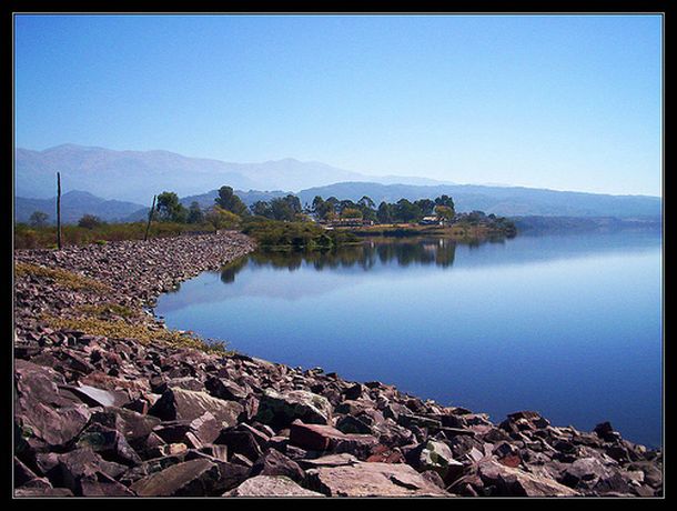 Dos turistas francesas fueron asaltadas y maniatadas en Salta