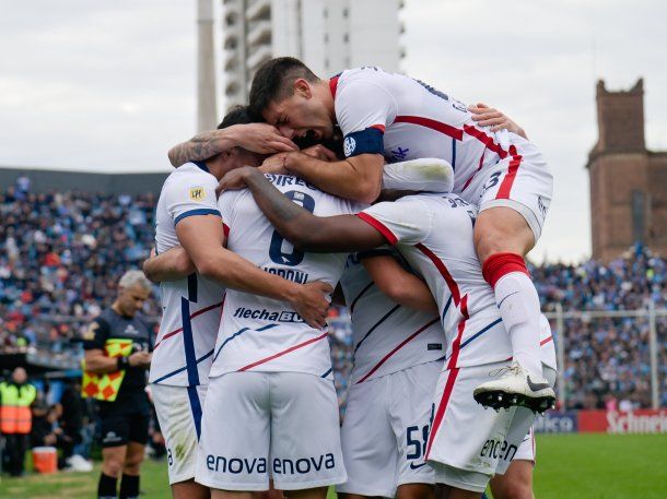 San Lorenzo superó a Belgrano y se consolida en el tercer puesto