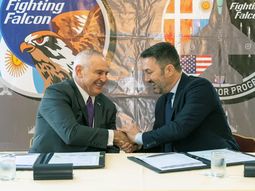 El embajador de los Estados Unidos y el mininstro Luis Petri.