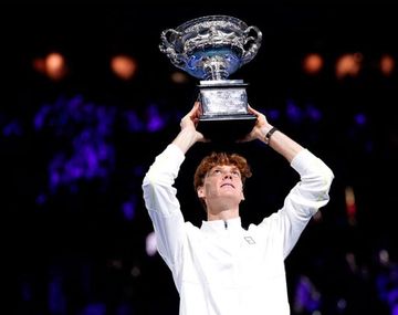 Jannik Sinner venció a Alexander Zverev y se coronó campeón del Abierto de Australia