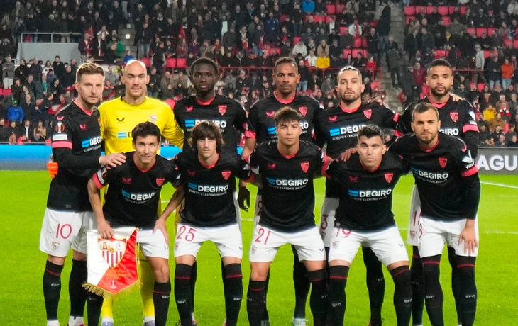 Sevilla perdió con el PSV pero avanzó de ronda