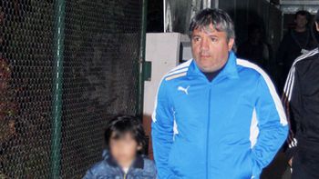 me parece raro que tevez no este, dijo el papa de agüero me parece raro que tevez no este, dijo el papa de agüero