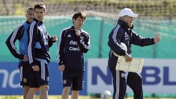 la seleccion espera por messi y piensa en uruguay y chile la seleccion espera por messi y piensa en uruguay y chile