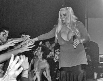 Lía Crucet fue acusada de presentarse alcoholizada a un show