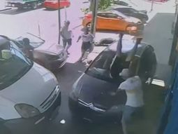 ataque en san justo: intento matar a su padre y en la huida atropello a un joven ataque en san justo: intento matar a su padre y en la huida atropello a un joven