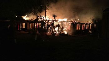 se incendio las ranitas, un reconocido restaurante en lujan se incendio las ranitas, un reconocido restaurante en lujan