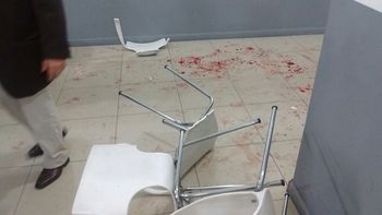 acuchillan a militante en la boca: denuncian vinculo con angelici acuchillan a militante en la boca: denuncian vinculo con angelici