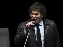 milei le creyo a una fake news que aseguraba que estaba invitado a cantar con ac/dc en argentina milei le creyo a una fake news que aseguraba que estaba invitado a cantar con ac/dc en argentina