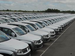 el patentamiento de autos cayo 21% en los cinco primeros meses del ano el patentamiento de autos cayo 21% en los cinco primeros meses del ano