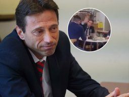 Escracharon a Moretti: una hincha de San Lorenzo lo enfrentó tras su pedido de licencia