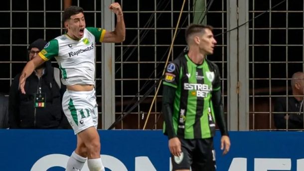 Defensa le ganó 3-2 al América Mineiro y es líder de su grupo