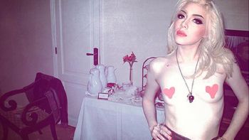 Militta Bora hizo topless en Instagram. Militta Bora hizo topless en Instagram.