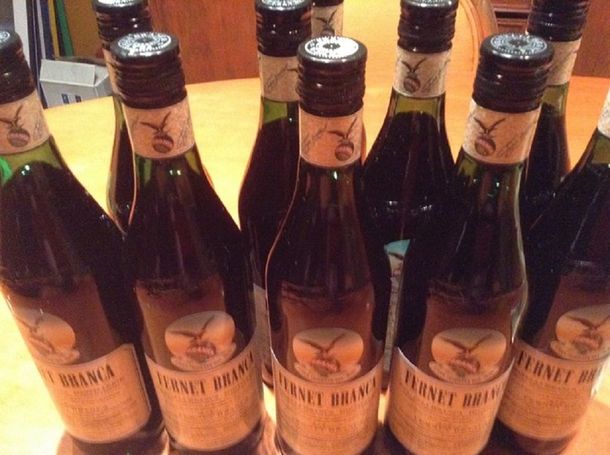 Trago amargo para un club: entraron a robar y se llevaron 90 botellas de fernet