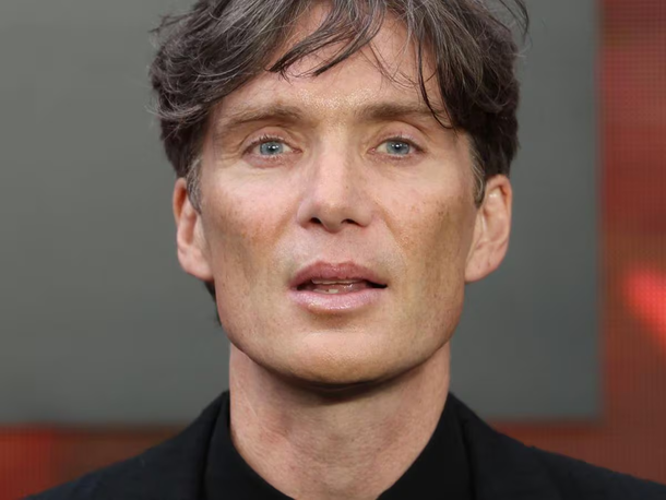 Cilian Murphy se destaca también en Vuelo Nocturno.