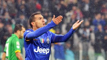 lejos de la boca: el futuro de carlos tevez esta entre paris y madrid lejos de la boca: el futuro de carlos tevez esta entre paris y madrid