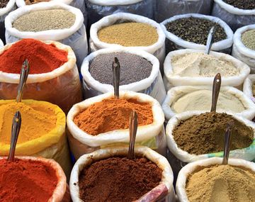 Un omelette gigante en la inauguración de un festival gastronómico