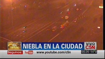 una manana con densa niebla en la ciudad de buenos aires una manana con densa niebla en la ciudad de buenos aires