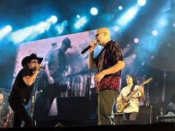 Calamaro y el Indio Solari, juntos. Calamaro y el Indio Solari, juntos.