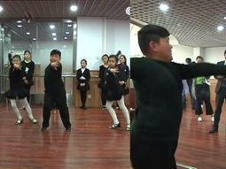 un nino chino se convirtio en una estrella de la web con sus pasos de salsa un nino chino se convirtio en una estrella de la web con sus pasos de salsa