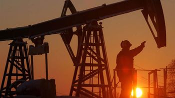 neuquen: empresarios piden autorizacion al gobierno para suspender a 5 mil petroleros neuquen: empresarios piden autorizacion al gobierno para suspender a 5 mil petroleros