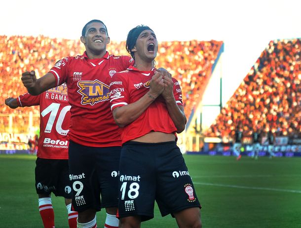 Alegría azulgrana: con un polémico Laverni, San Lorenzo ganó el clásico