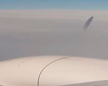 VIDEO: Filmaron un objeto extraño desde un avión en vuelo