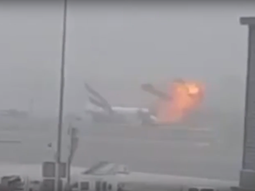 video: mira el momento exacto en el que el avion de dubai exploto video: mira el momento exacto en el que el avion de dubai exploto