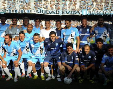 Racing despidió a su ídolo: Diego Milito tuvo su tarde en el Cilindro