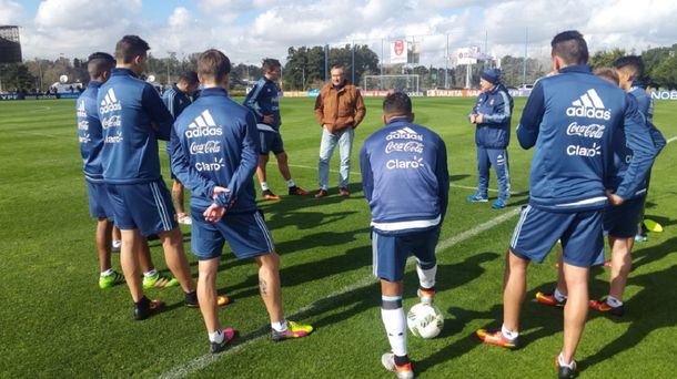 La Selección argentina entrenó por última vez ante de viajar a Estados Unidos