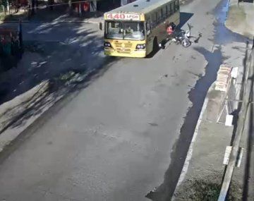 Impresionante choque de dos motochorros en San Miguel