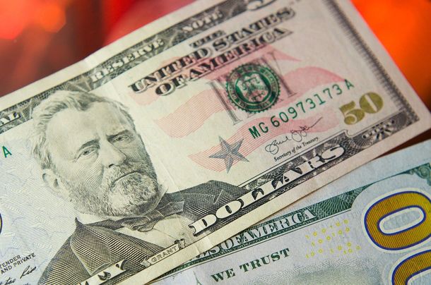 El dólar quebró rápidamente la suba de la jornada anterior.