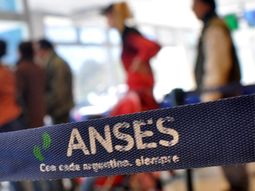 En apenas ocho horas, se inscribieron medio millón de personas para cobrar los $10 mil