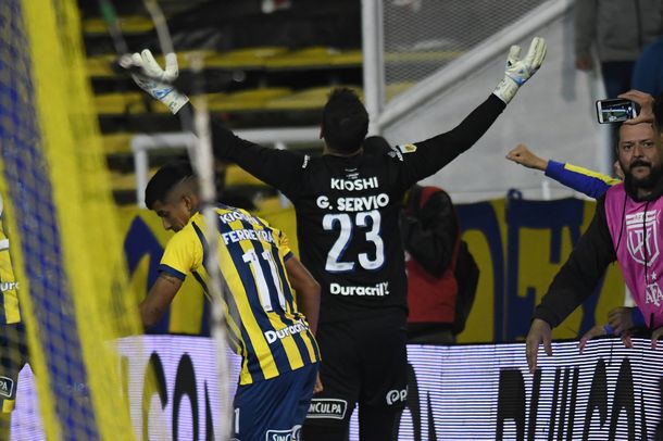 A la espera de Tevez, Rosario Central ganó con un gol del arquero