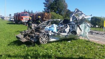 tres argentinos fallecieron en un violento choque en uruguay tres argentinos fallecieron en un violento choque en uruguay