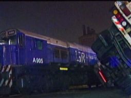 Un camion fue arrollado por un tren y no hubo servicios hacia La Plata