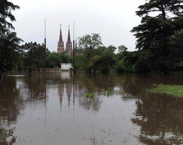 Alerta roja en Luján por fuerte crecida del Río