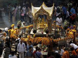 Con una ceremonia interreligiosa, Tailandia recordó a las víctimas