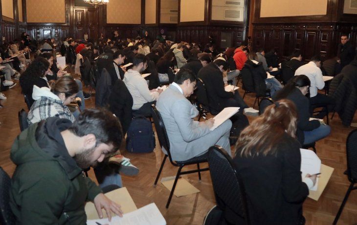 Se conoció la lista definitiva de las residencias médicas: ¿cuántas se dieron y cuántas quedaron vacantes?