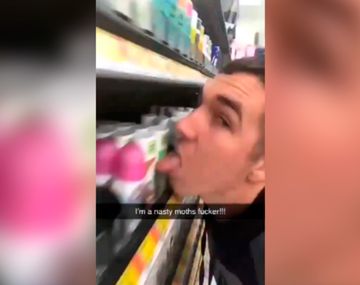 Coronavirus: un&nbsp;joven en Estados Unidos se&nbsp;grab&oacute; lamiendo productos en un supermercado&nbsp;