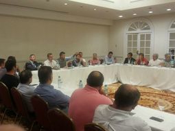 tinelli junto a sus dirigentes para analizar la situacion de las elecciones tinelli junto a sus dirigentes para analizar la situacion de las elecciones