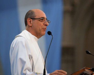 Sacerdote llamó gay y kirchnerista al nuevo Obispo de Buenos Aires y tuvo que pedir disculpas