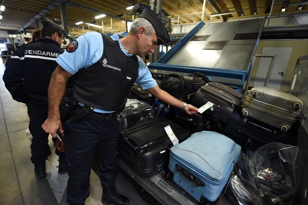 EEUU alerta a sus ciudadanos por una mayor amenaza de viajar al exterior