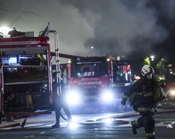 Un bombero que sobrevivió a la explosión de la perfumería de Villa Crespo fue herido en un asalto