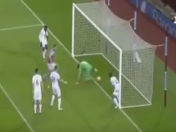 VIDEO: Por este gol, todo Inglaterra se ríe del arquero