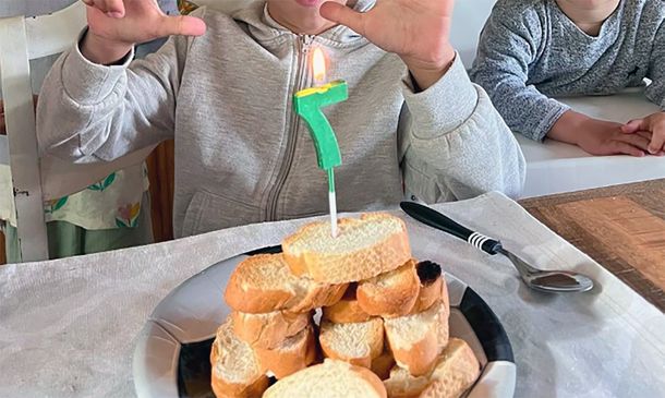 Diego Forlán celebró el cumple de su hijo con una particular torta y estallaron las redes