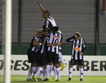 Paliza: Atlético Mineiro se floreó ante Arsenal en Sarandí