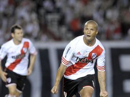 con un golazo de sanchez, river reacciono y empato con tigres con un golazo de sanchez, river reacciono y empato con tigres