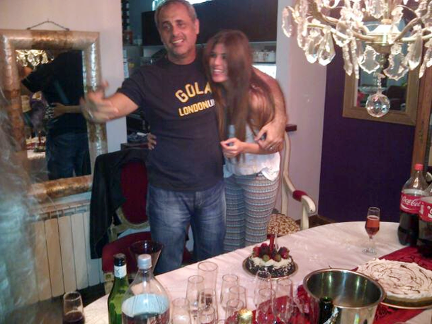 El sincericidio de La Niña Loly con copas de más