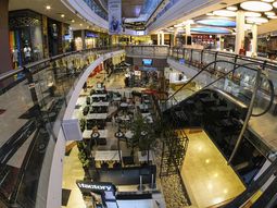 Sin patios de comidas ni cines: así es el protocolo para ir al shopping en la Ciudad
